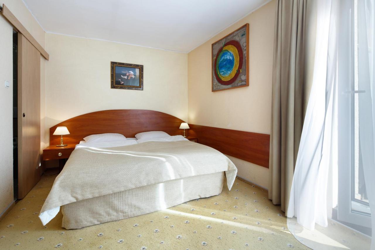 Hotel Wodnik Leba Exterior photo